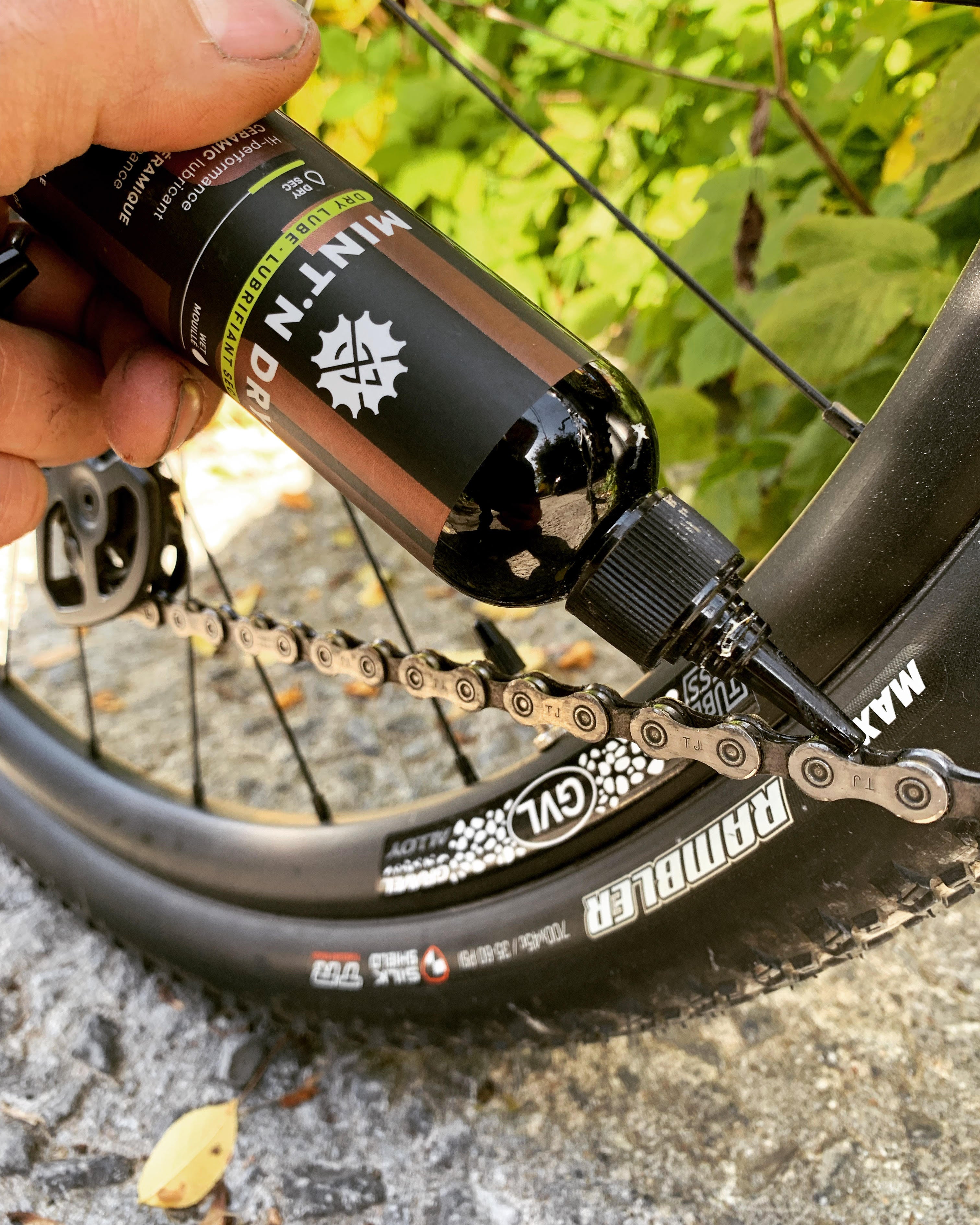 Why Choose a Ceramic Lubricant for Your Bike? 🚴‍♂️ ✨